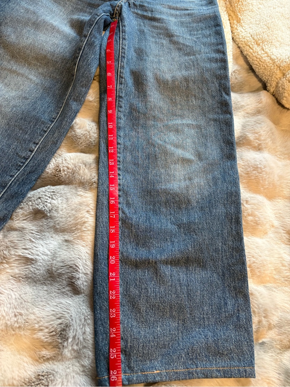 Levi's Relaxed Wide Leg Jeans in Classic Blue Denim - Picture 10 of 12
